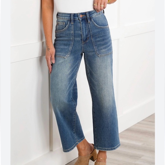 Judy Blue Denim - Judy Blue Medium Wash Straight Leg Jeans